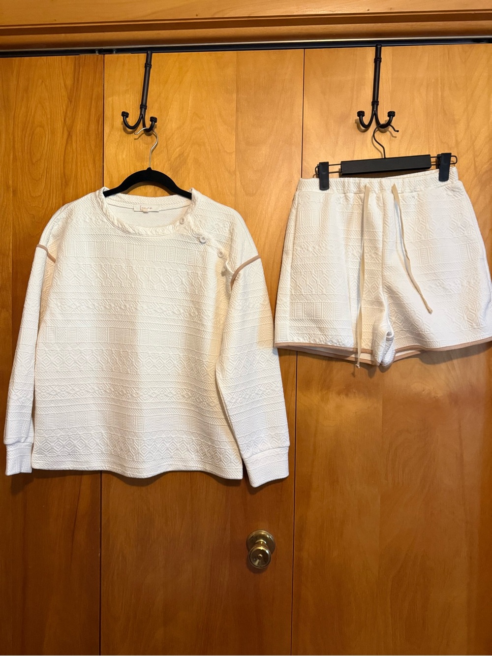 Textured Cream Lounge Sweatshirt & Shorts Set